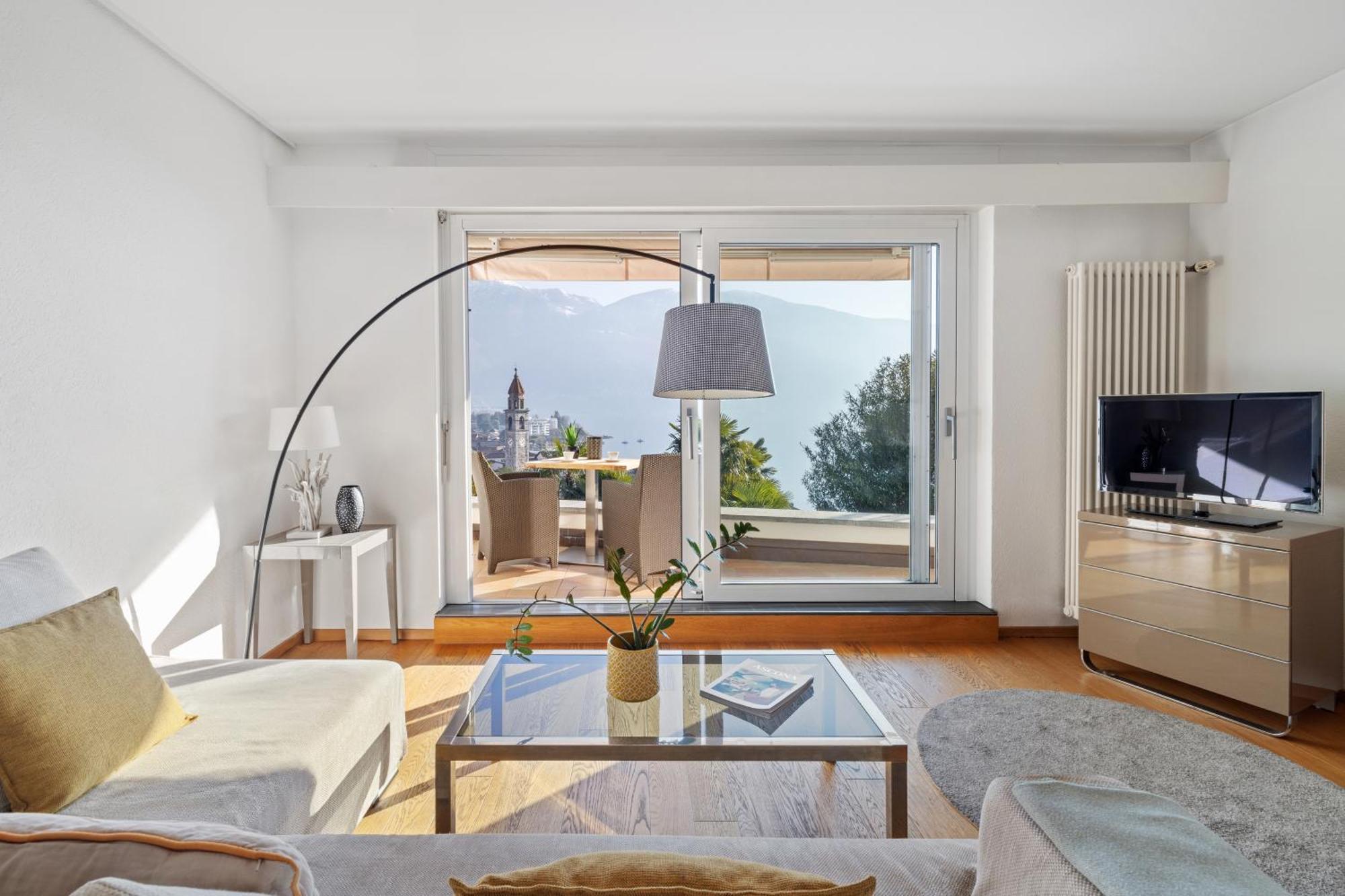 View Including Parking * Ascona